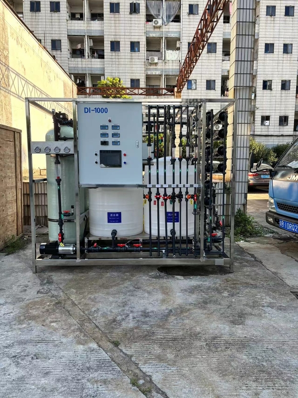 Macchina per la pulizia dei semiconduttori a spruzzo di tipo trasportatore, filtro 0,01umx1pcs, dimensione 600mm, tensione 380V