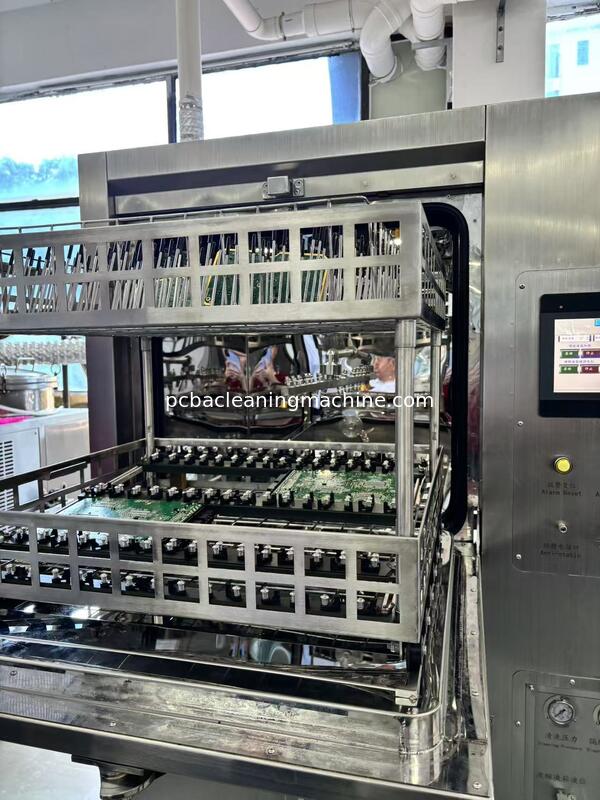 Rimuovere le macchie su PCBA utilizzando un agente di pulizia chimico SME-5600T applicazione principale elettronica automobilistica PCBA PCBA militare PCBA Aerospaziale PCBA Telecom PCBA Dispositivo medico PCBA Contatori digitali PCBA MachineFeatu