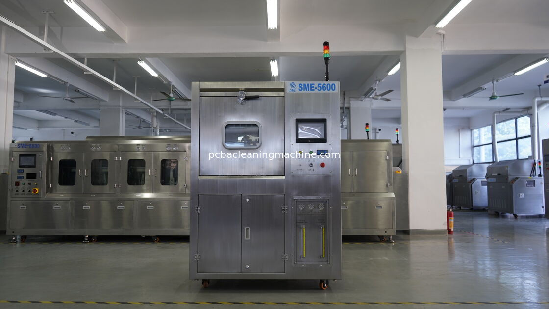 Intervallo di pressione del gas 0,4-0,6Mpa Macchina per la pulizia del PCB Processo di pulizia Garantisce i risultati di pulizia per le linee di assemblaggio elettroniche
