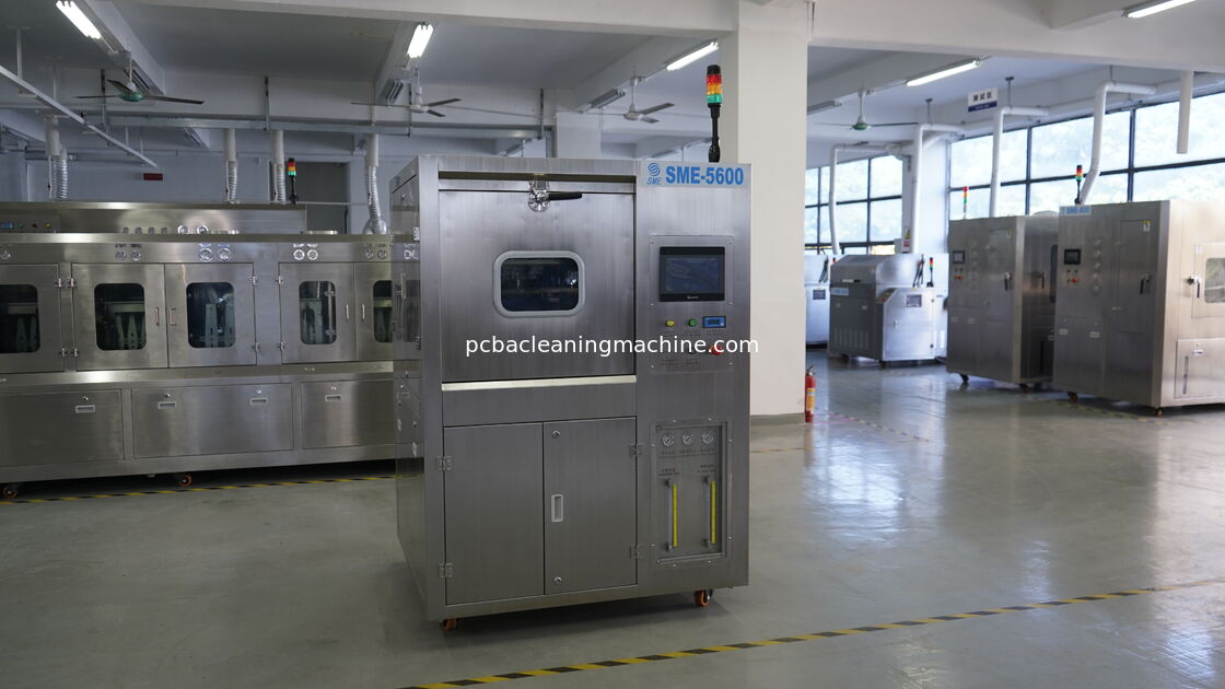 Intervallo di pressione del gas 0,4-0,6Mpa Macchina per la pulizia del PCB Processo di pulizia Garantisce i risultati di pulizia per le linee di assemblaggio elettroniche
