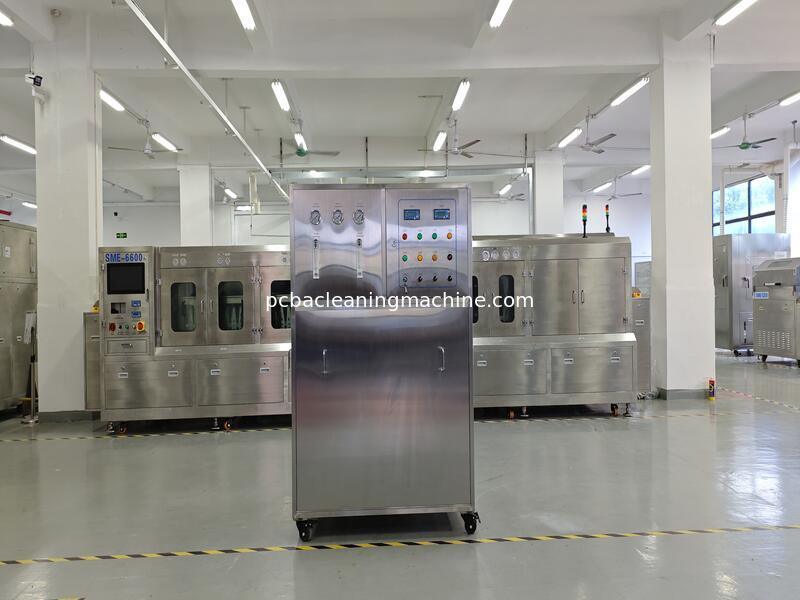 Intervallo di pressione del gas 0,4-0,6Mpa Macchina per la pulizia del PCB Processo di pulizia Garantisce i risultati di pulizia per le linee di assemblaggio elettroniche