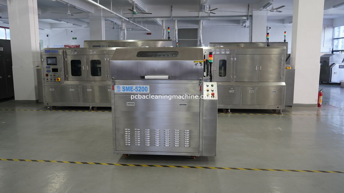 Rimuovere le macchie su PBCA utilizzando un agente chimico per la pulizia della PCB, macchina per la pulizia PCB SME-5600T, dimensioni PCB 330x250mm come soluzione di pulizia massima